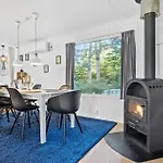 2 Bedroom Awesome In 別荘 Farsø