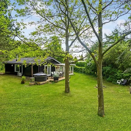 2 Bedroom Awesome In Ferienhaus