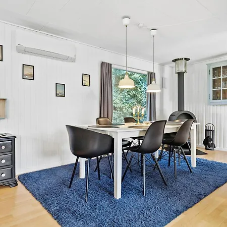 2 Bedroom Awesome In Ferienhaus *