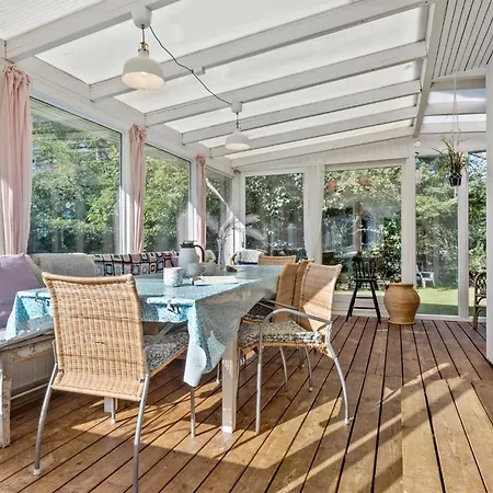 2 Bedroom Awesome In *