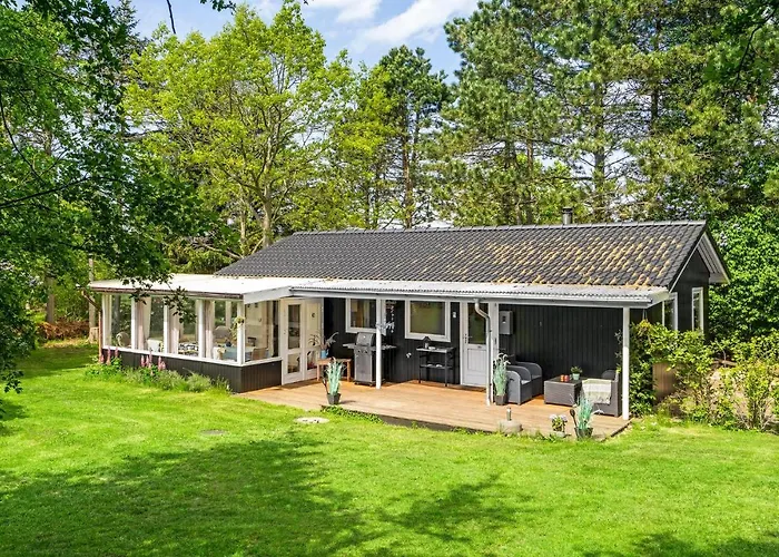 2 Bedroom Awesome In Ferienhaus *